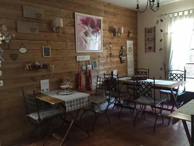 Les Olives Frühstückspension Florensac